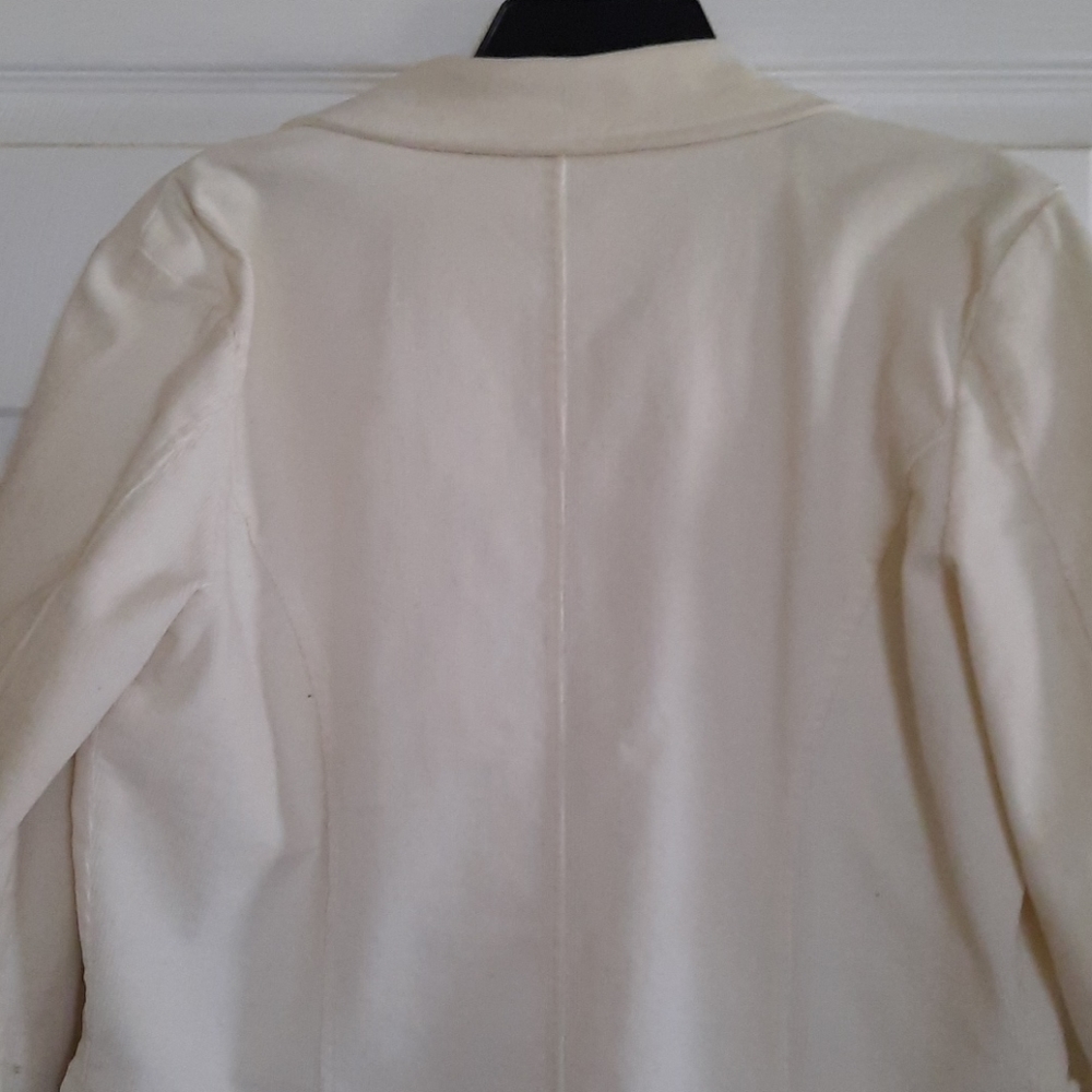 Blazer - Picture 3 of 5